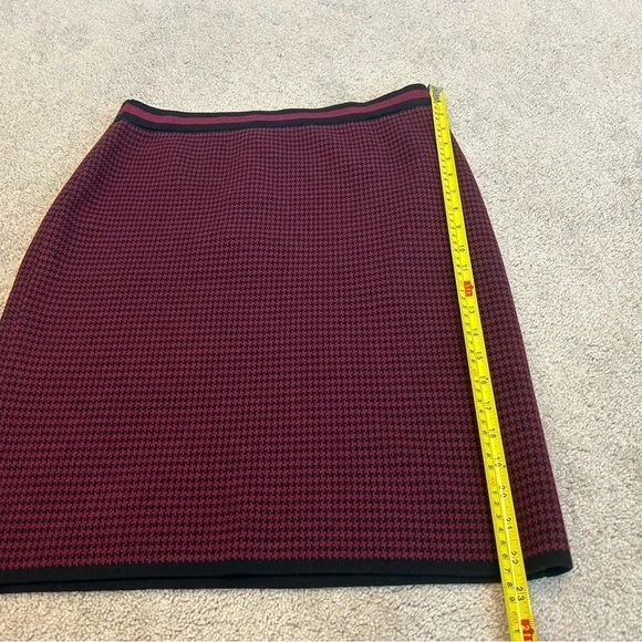 KARL Lagerfeld red Burgundy black geometric print knit pencil skirt Sz M NWT - Picture 8 of 11